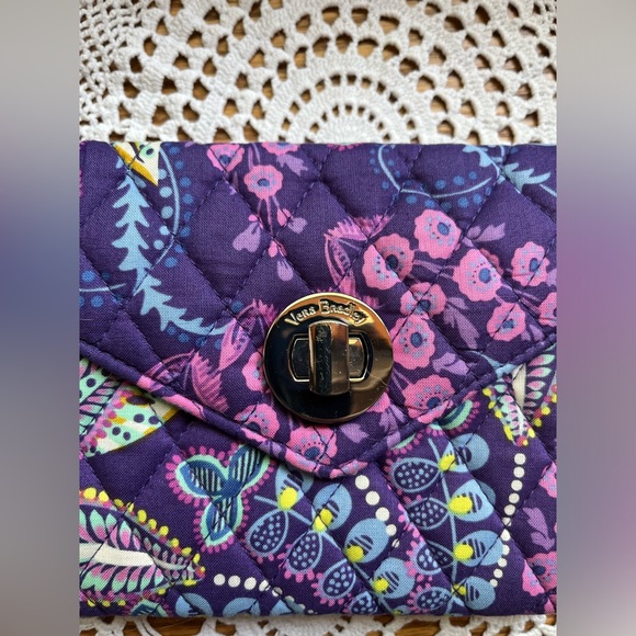 Vera Bradley Envelope Wallet Wristlet Purple EUC turn lock closure - Picture 3 of 4